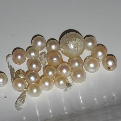 Smaller freshwater pearl collection