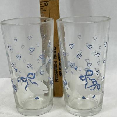 2 Vintage White Duck Beverage Glasses