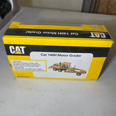 S6-Cat 140H Motor Grader Diecast scale model replica (NIB)