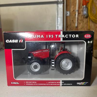 S15-Puma 195 Tractor 1:32 (NIB)