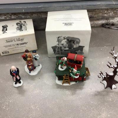 Tree Dept 56 Village Accessories, Untangle The Xmas Lights, Going To The Chapel