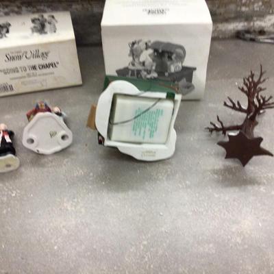 Tree Dept 56 Village Accessories, Untangle The Xmas Lights, Going To The Chapel