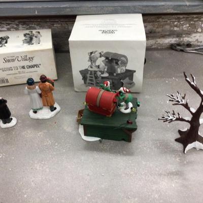 Tree Dept 56 Village Accessories, Untangle The Xmas Lights, Going To The Chapel