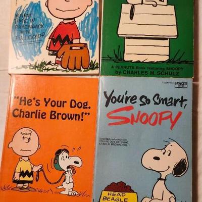 Original Vintage lot "Peanuts" Charlie Brown. Books posters cards etc