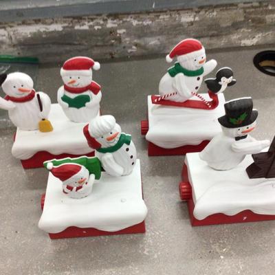 Hallmark Set Off Four Talking Snowmen,