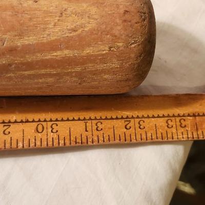 Vinage bat lot,including Louisville Slugger ( Tim McCarver) & Wilson ( Mickey Mantle) plus Adirondack