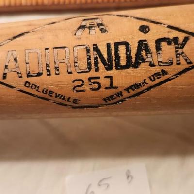 Vinage bat lot,including Louisville Slugger ( Tim McCarver) & Wilson ( Mickey Mantle) plus Adirondack