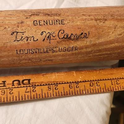 Vinage bat lot,including Louisville Slugger ( Tim McCarver) & Wilson ( Mickey Mantle) plus Adirondack
