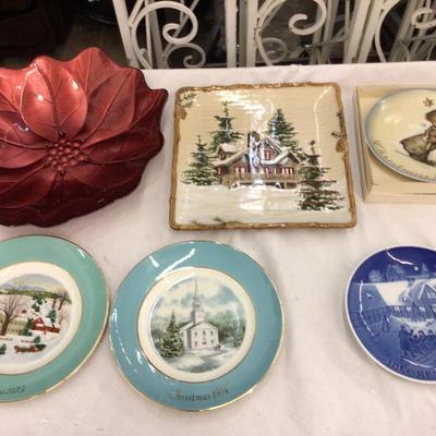 Six Christmas Plates Lot
