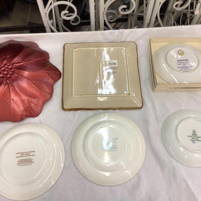 Six Christmas Plates Lot