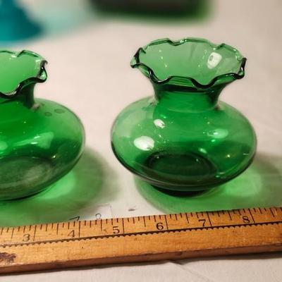 Green Glass Lot with Vtg Avacado Green Undiana Glass Sunflower Oval serving dish with handles