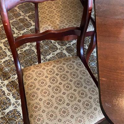 Beautiful Table and Chairs