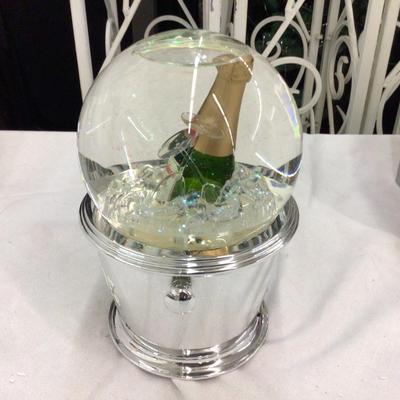 AutomatedSnow Globe Happy New Years Music Box