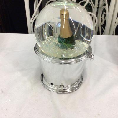 AutomatedSnow Globe Happy New Years Music Box