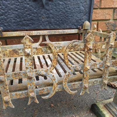 Cast Iron Fire Grate with Backplate (Y-BBL)