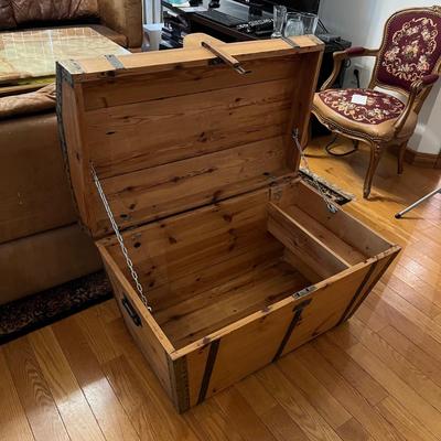 Dome Top Colonial Style Pine Chest (LR-RG)