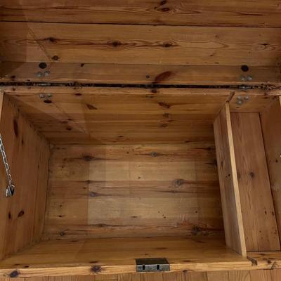 Dome Top Colonial Style Pine Chest (LR-RG)