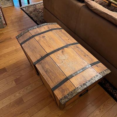 Dome Top Colonial Style Pine Chest (LR-RG)