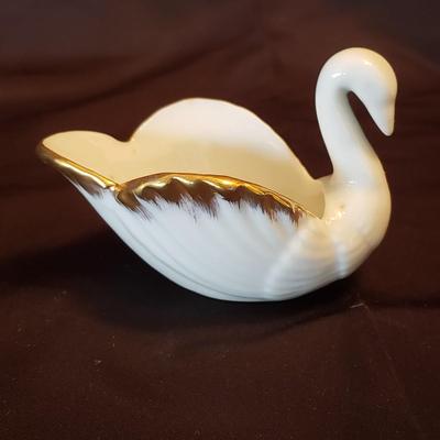 Lennox, Royal Kendall and Meinsenthal Swans (LR-KD)