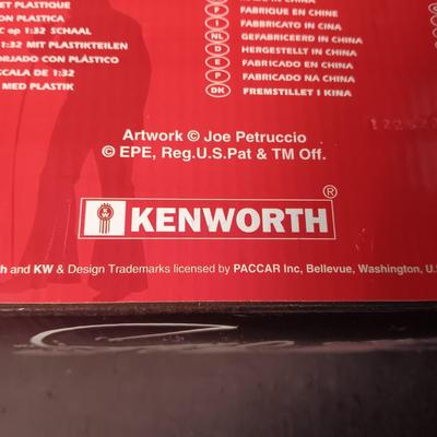 ELVIS KENWORTH W900 SEMI TRAILER