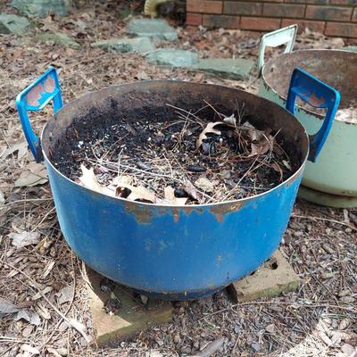 Two Painted Metal Cauldron Pots (Y-BBL)
