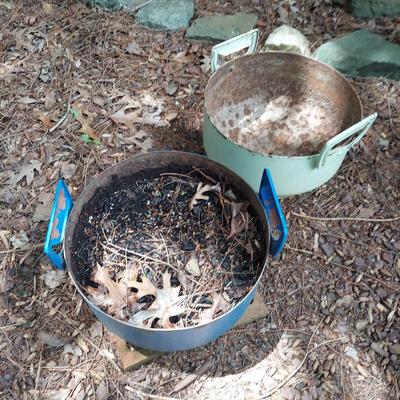Two Painted Metal Cauldron Pots (Y-BBL)