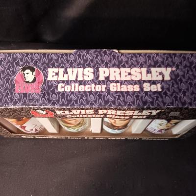 ELVIS PRESLEY COLLECTOR GLASS SET