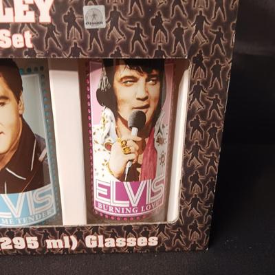 ELVIS PRESLEY COLLECTOR GLASS SET