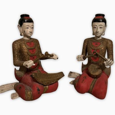 Asian statues/figures Man and woman