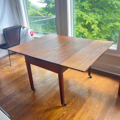 Vintage Wooden Drop Leaf Table on Casters (LR-DZ)