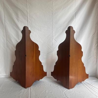 Two Tiered Wooden Corner Shelves (LR-DZ)