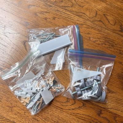 Rubbermaid and Other Adjustable Shelving (LR-DZ)