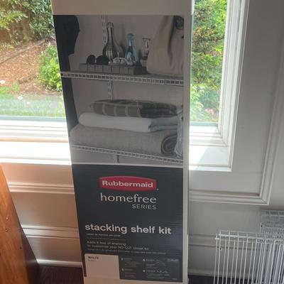 Rubbermaid and Other Adjustable Shelving (LR-DZ)