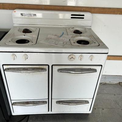 White Vintage Gas Stove
