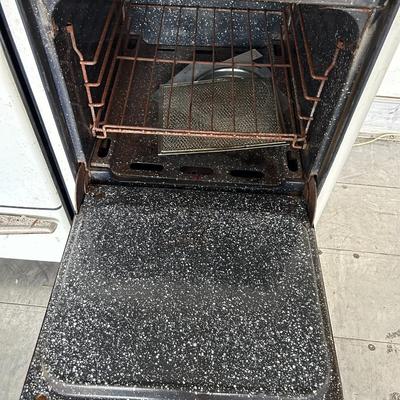 White Vintage Gas Stove