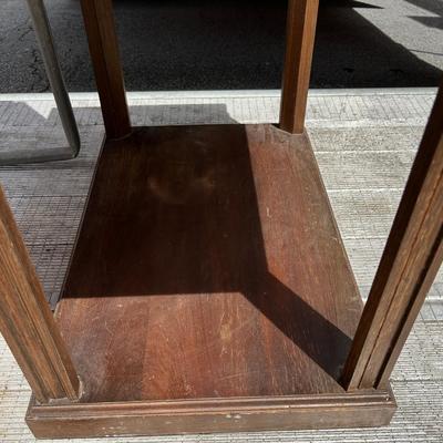Vintage Mid-Century Modern Walnut Side Table with Decorative Legs