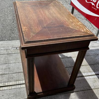 Vintage Mid-Century Modern Walnut Side Table with Decorative Legs