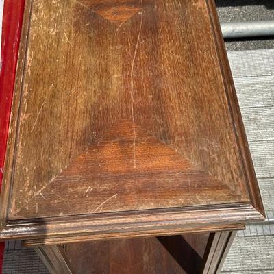 Vintage Mid-Century Modern Walnut Side Table with Decorative Legs