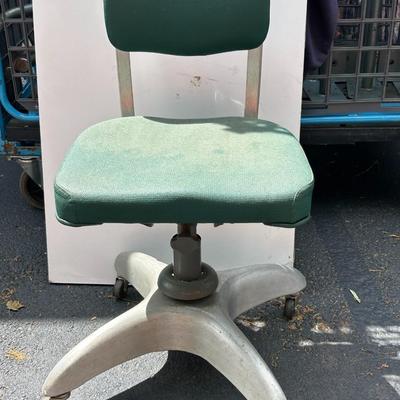 Vintage Mid-Century c. 1950s Good Form Industrial Green Adjustable Tanker Chair