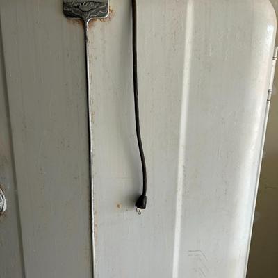 Vintage Refrigerator Freezer Westinghouse 1940-50's Gets Power