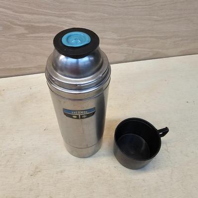 Assorted Camping/Picnic Items ,(G-JS)
