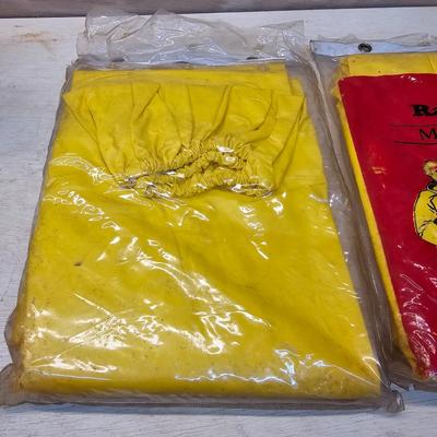 Assorted Camping/Picnic Items ,(G-JS)