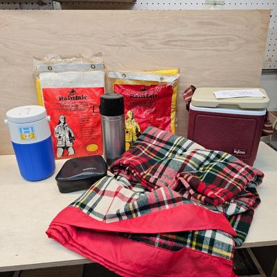 Assorted Camping/Picnic Items ,(G-JS)