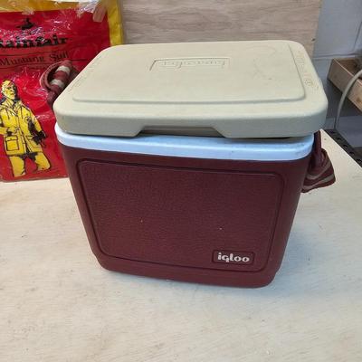 Assorted Camping/Picnic Items ,(G-JS)