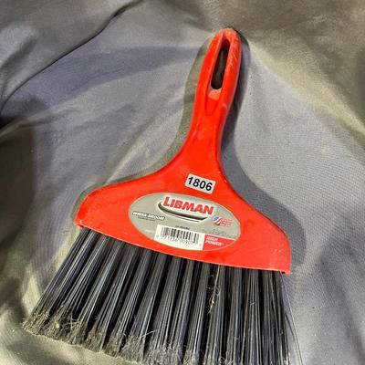 Hand broom