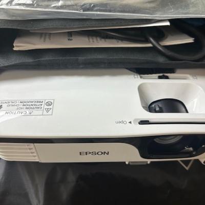Epson projector in new condition with bag