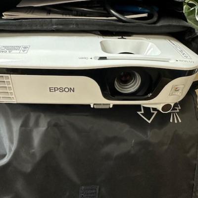 Epson projector in new condition with bag
