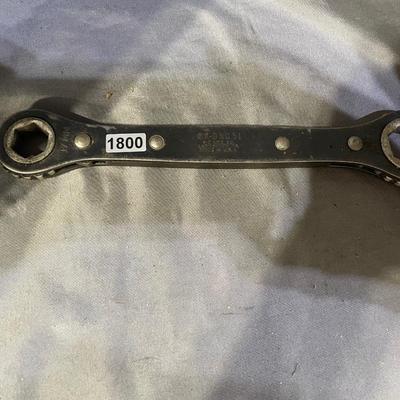 Double box ratcheting wrench