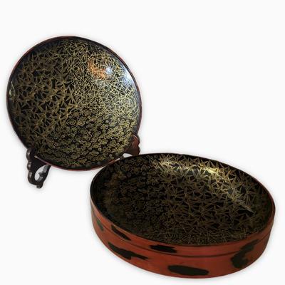 Asian Lacquer bowl with lid