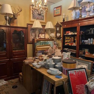 Estate sale photo